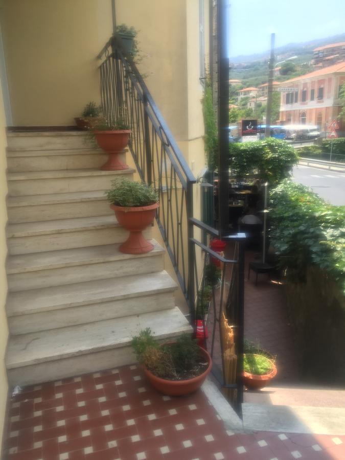 Affitta camere Da Lalla Dolcedo Esterno foto
